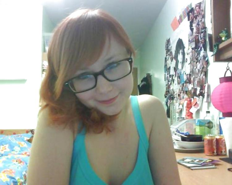 25P Pretty Amateur RedHead Lauren 1