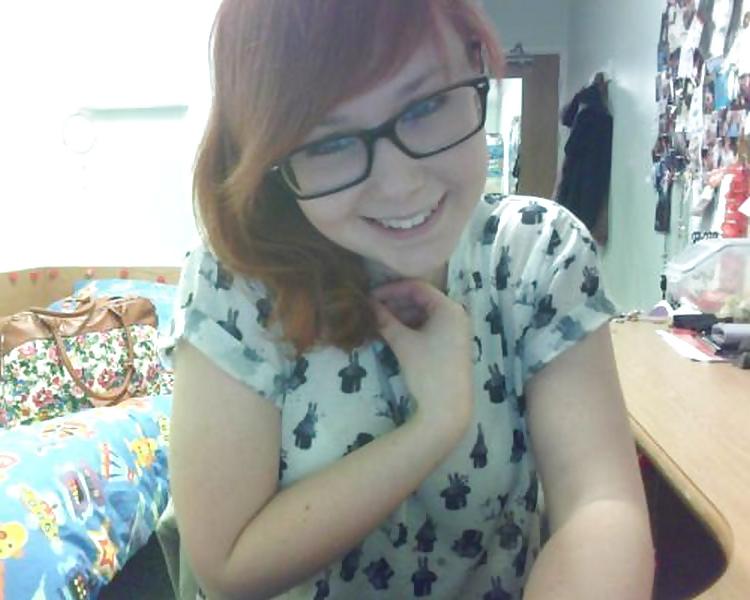 25P Pretty Amateur RedHead Lauren 1