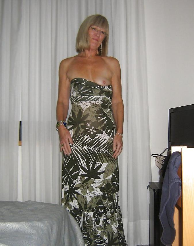 15P Blonde amateur granny