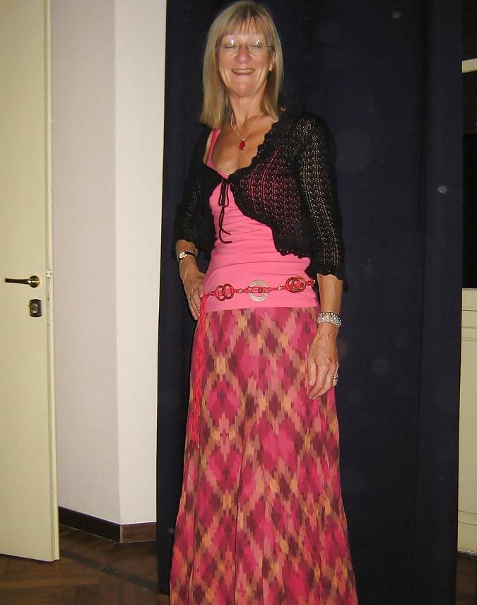 15P Blonde amateur granny