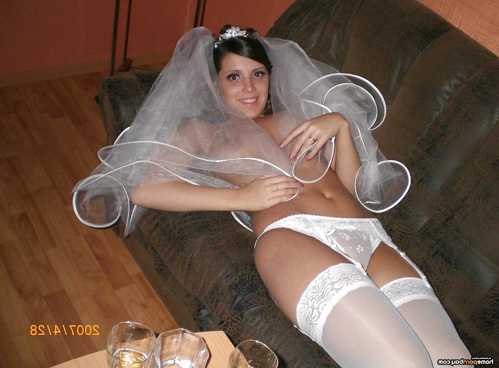 25P Real amateur couple share homemade porn pics