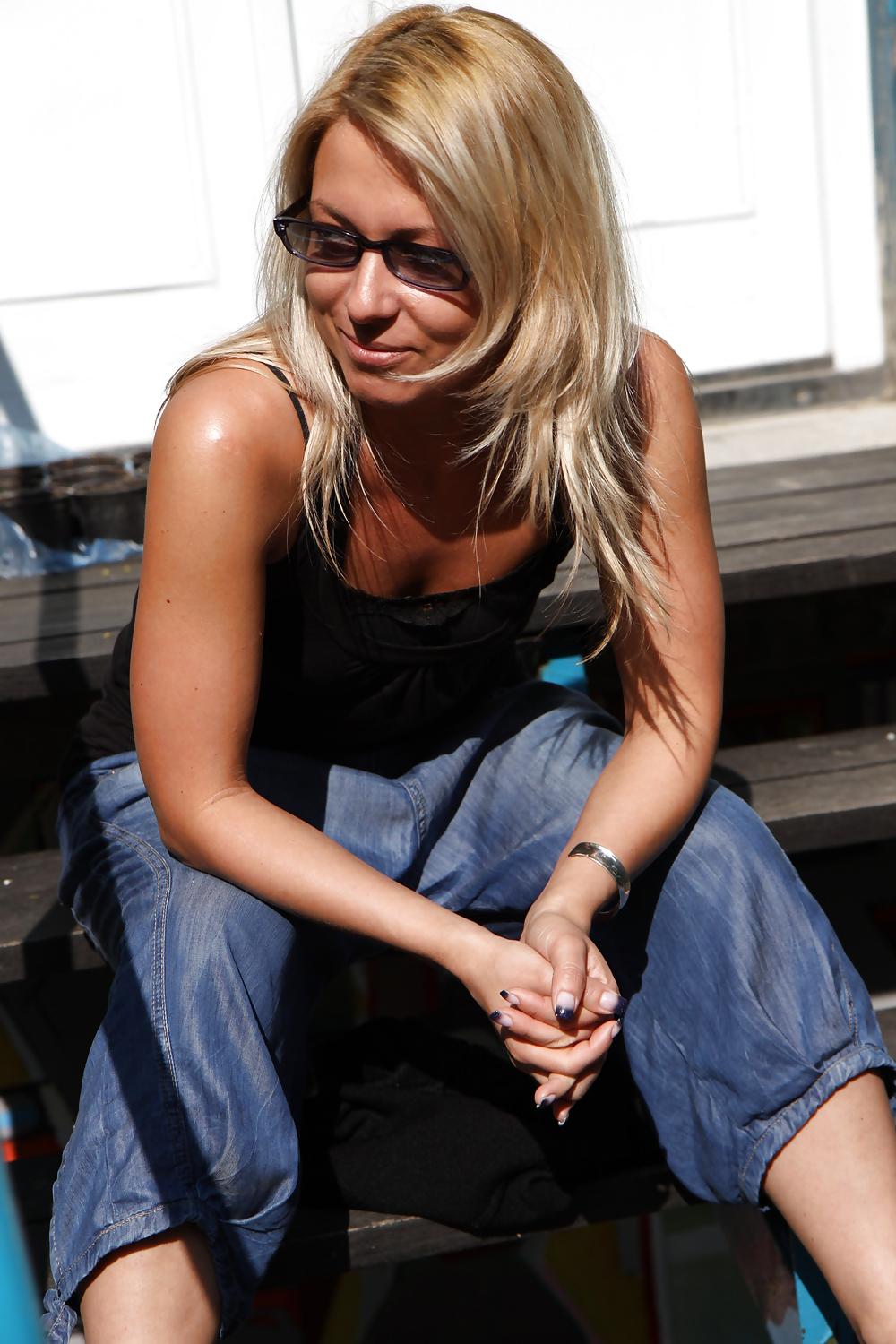 23P Amateur blonde double penetration