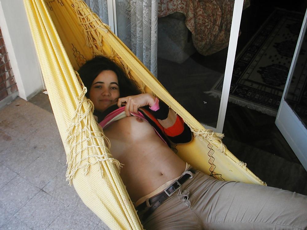25P ARAB AMATEUR COUPLE