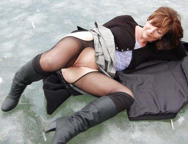 24P Beautiful amateur mature brunette in pantyhose.