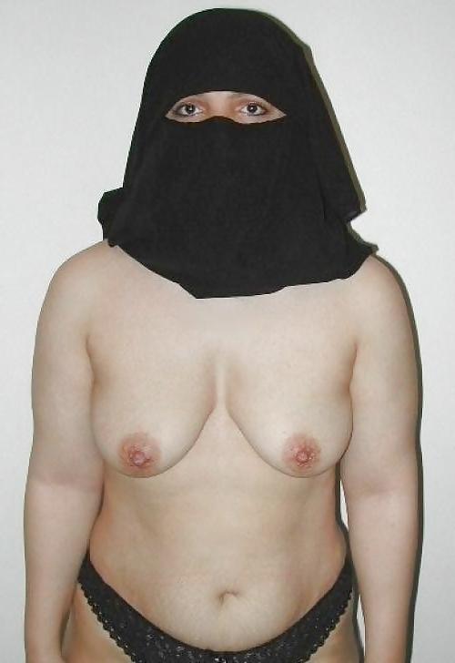 10P ARAB AMATEUR MUSLIM BEURETTE HIJAB BNAT BIG ASS vol.7