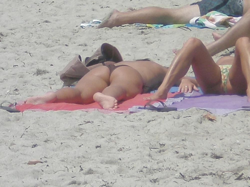 20P Amateur Thong Bikini pic's ass and Tits.