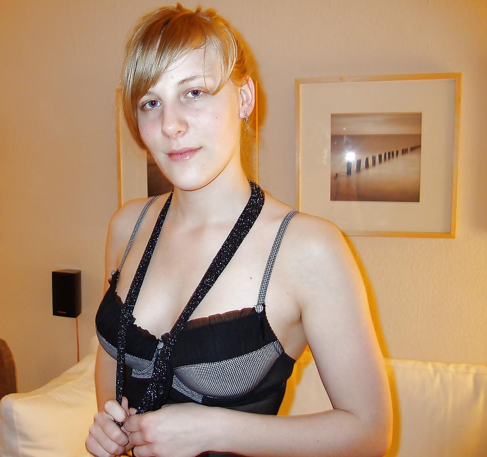 25P Sexy Young Amateur Slut