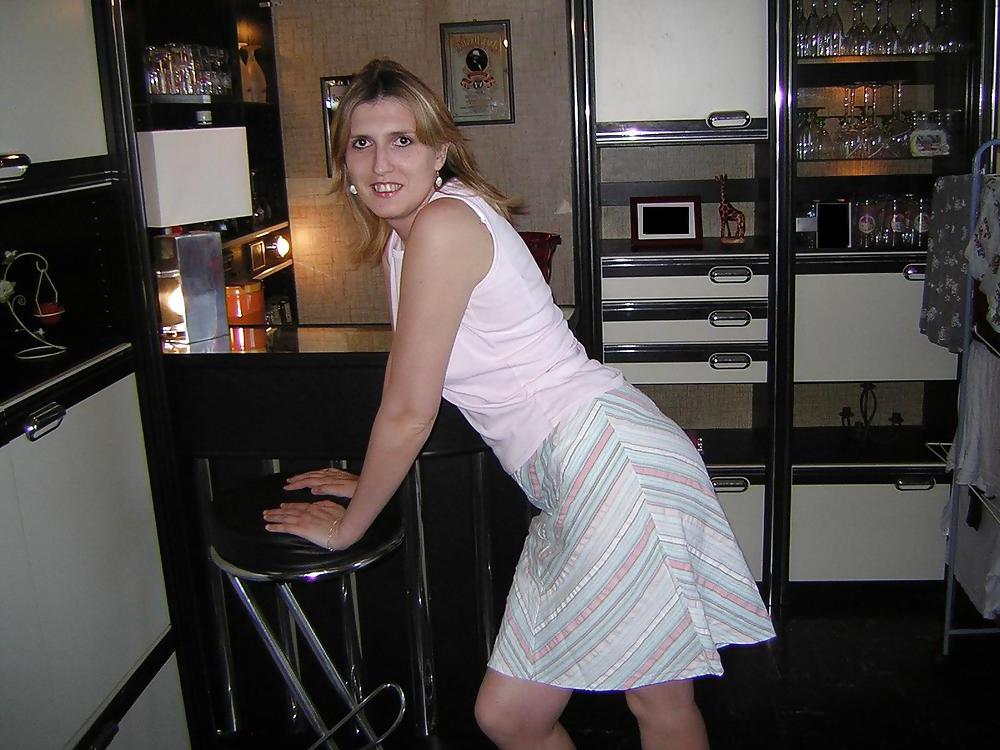 10P French amateur do sexy strip part 1