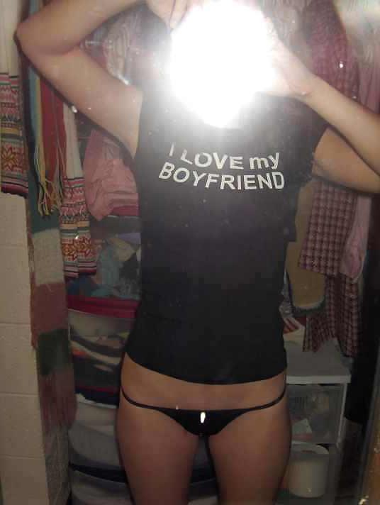 25P Amateur selfshot cutie taking pics for her boyfriend