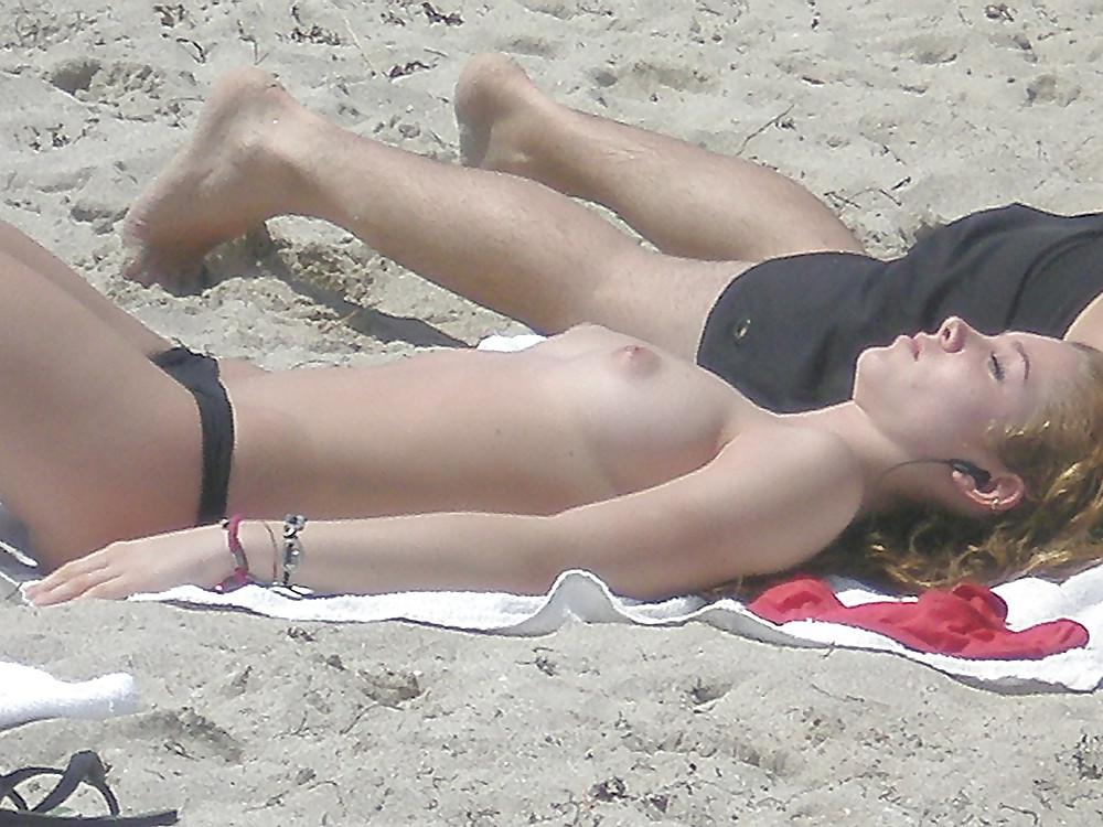20P Amateur Thong Bikini pic's ass and Tits.