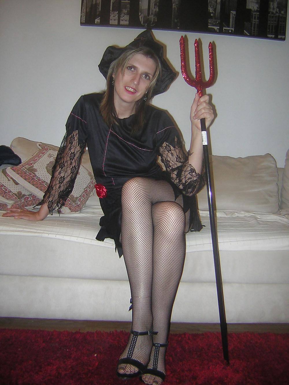 16P French amateur in sexy witch dress halloween