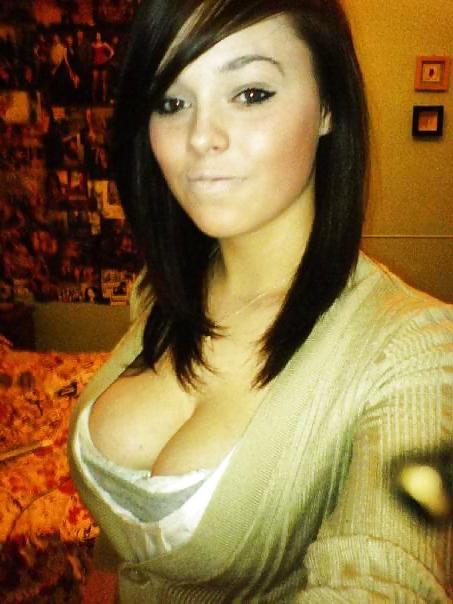 25P Busty amateur internet girls