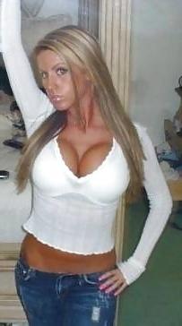 25P Busty amateur internet girls