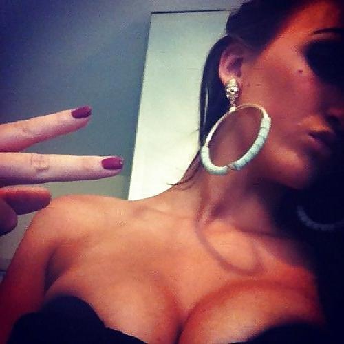 15P Amateur teens and milf (NON-Porn)