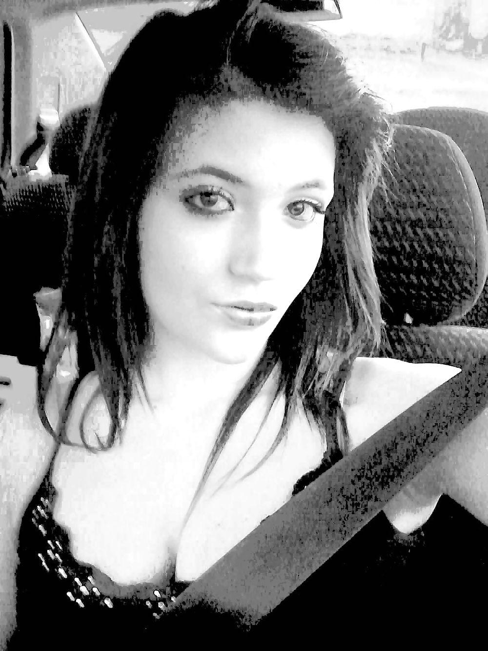 25P Hot And Busty Brunette Teen Amateur Gallery