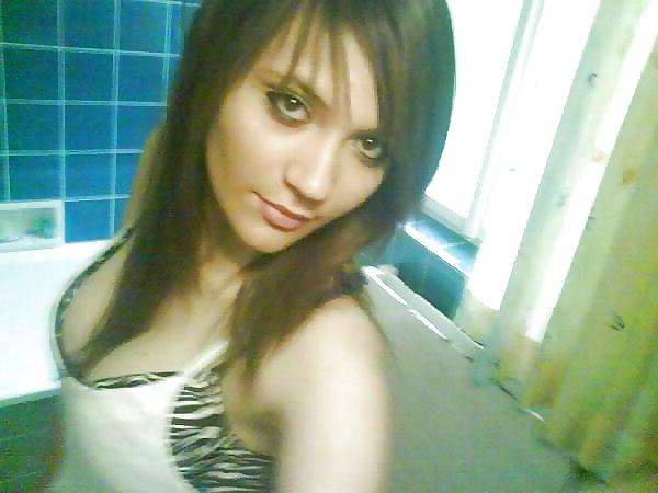 25P Hot And Busty Brunette Teen Amateur Gallery