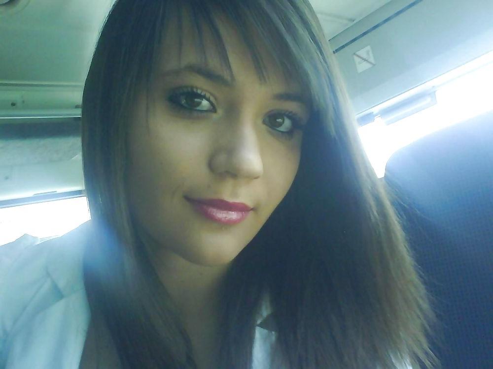 25P Hot And Busty Brunette Teen Amateur Gallery