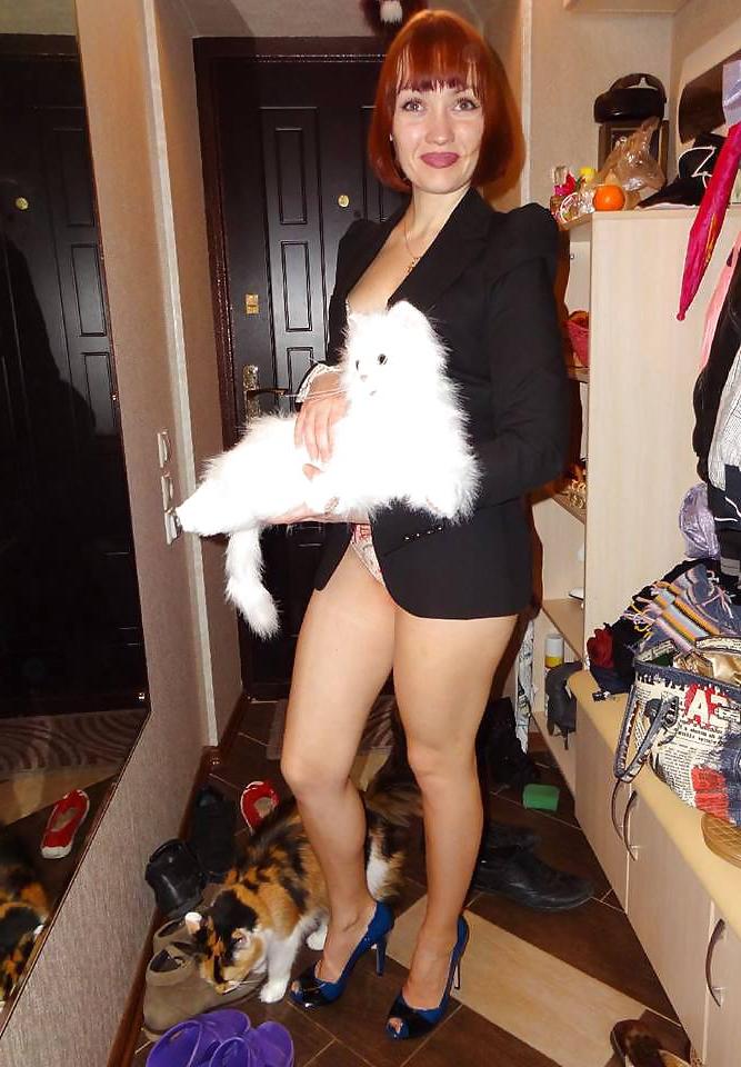 25P Amateur sexy wife dressing