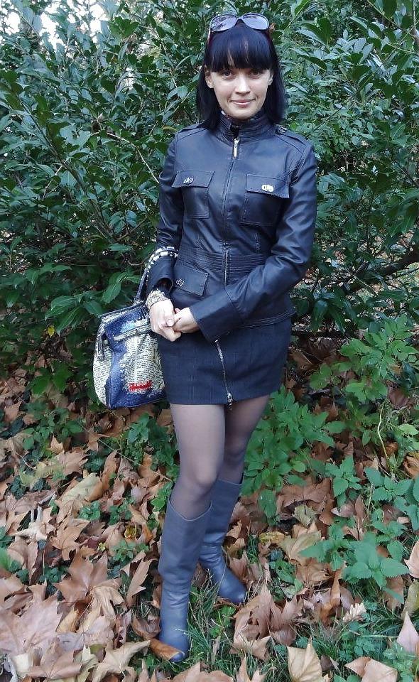 25P Amateur sexy wife dressing