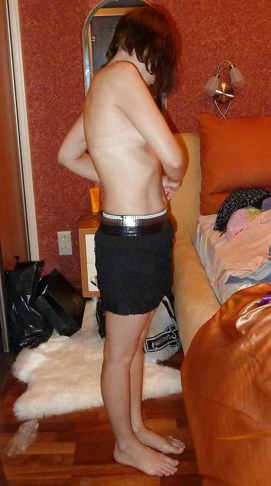 25P Amateur sexy wife dressing