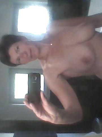 25P Selfie Amateur MILFs and Mature - vol 15!