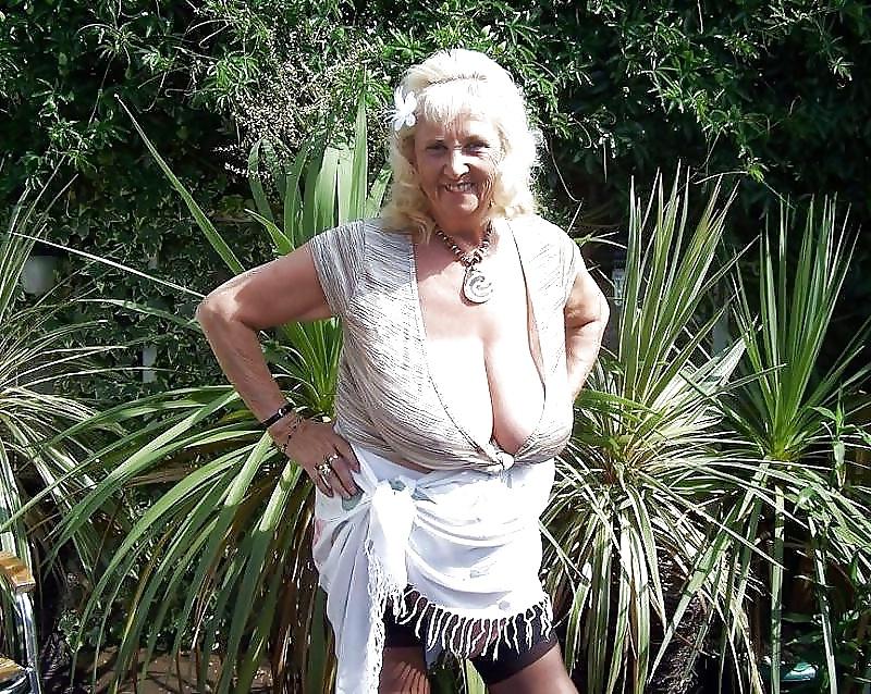 25P Granny Loves Anal 2
