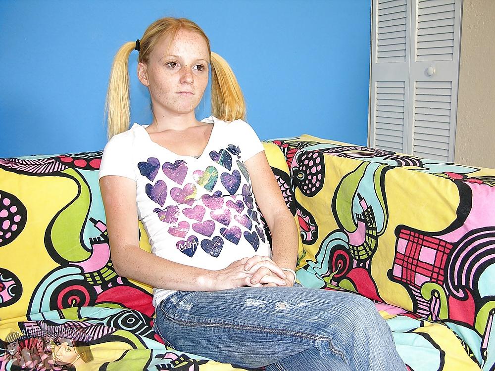 22P Amateur Redhead Teen Nude