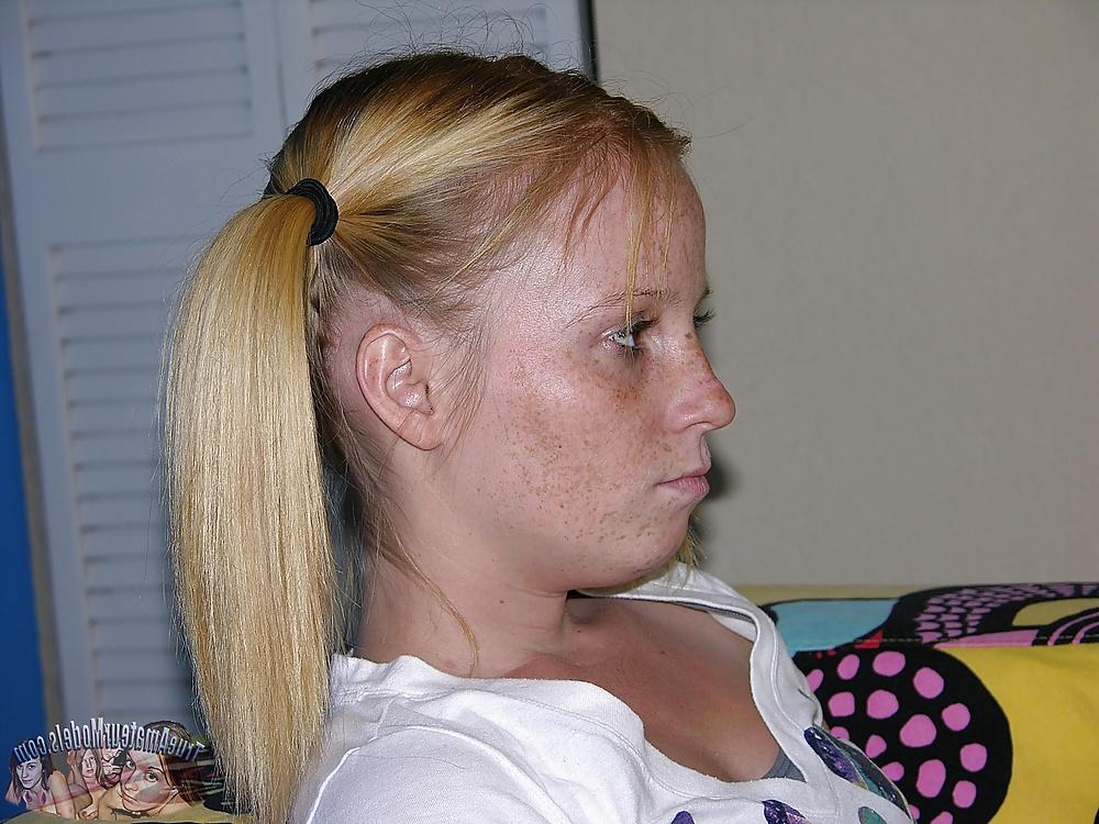 22P Amateur Redhead Teen Nude