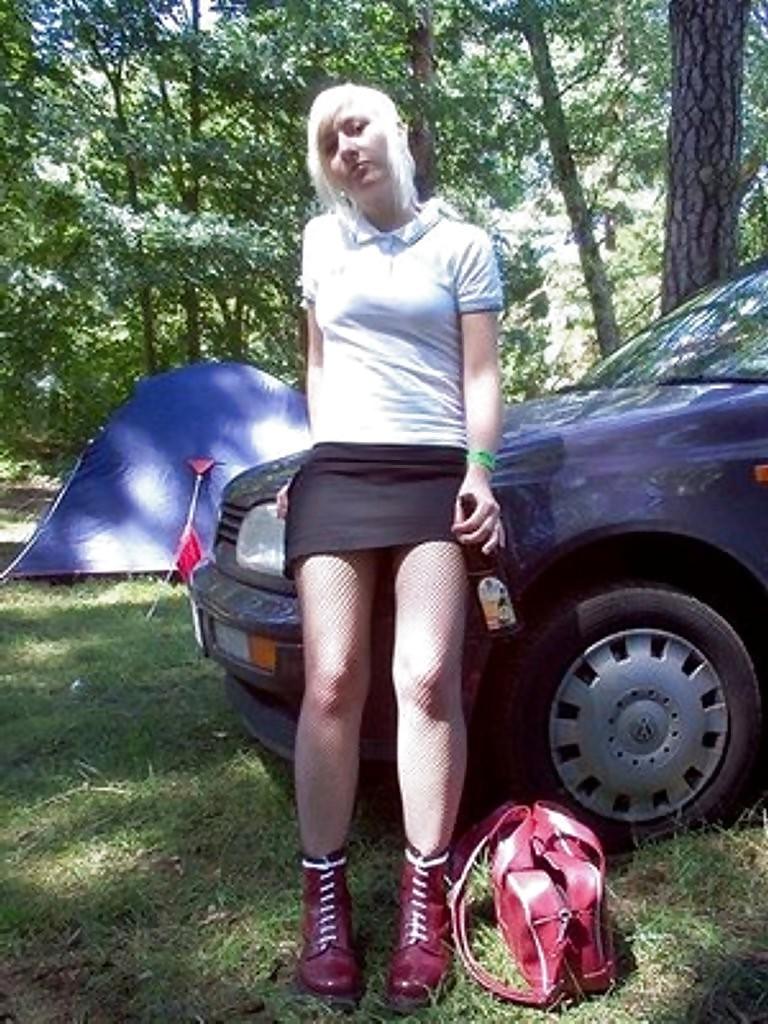25P Amateur Skinhead Girl