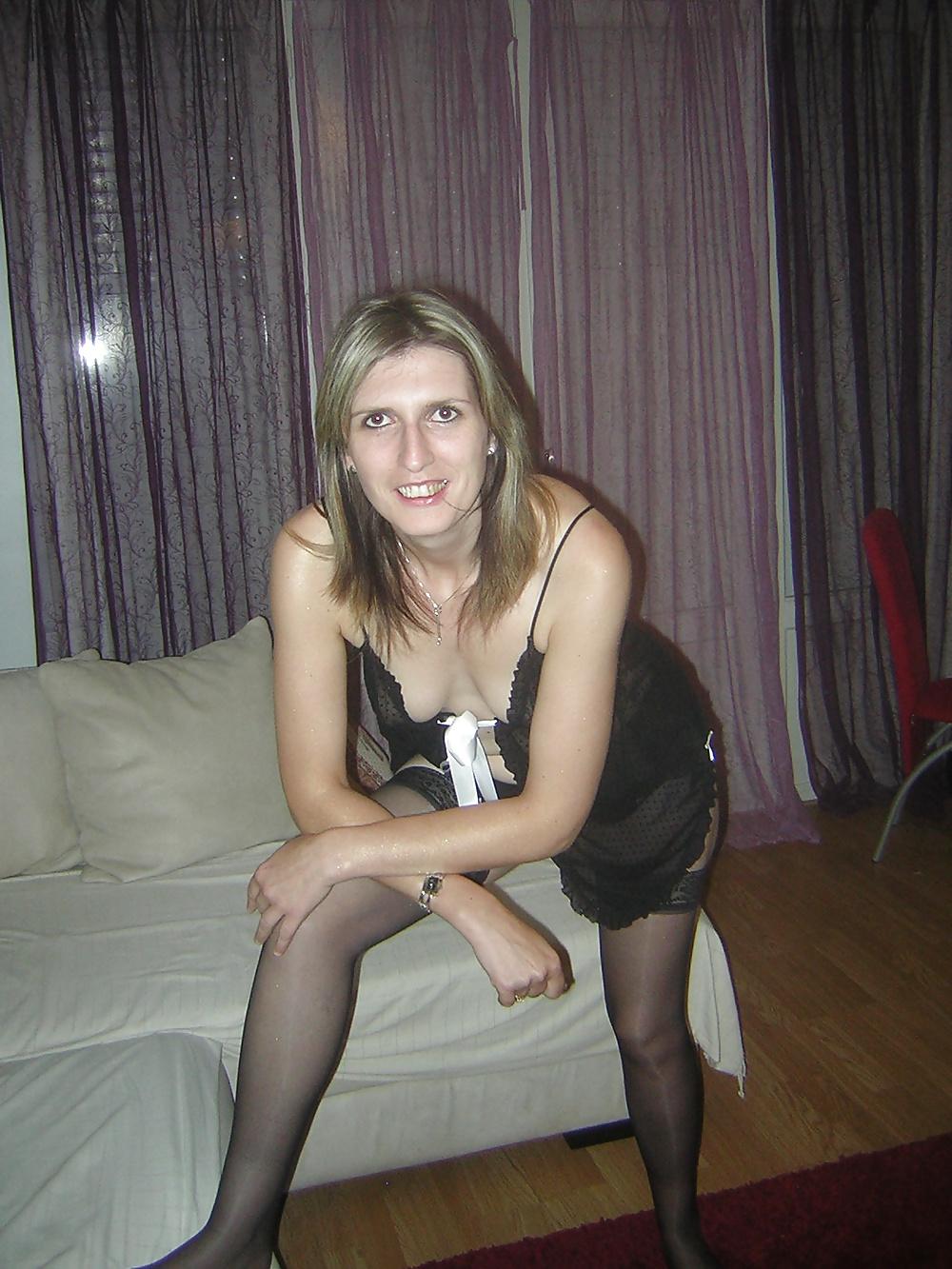 25P Sexy french amateur do strip and more