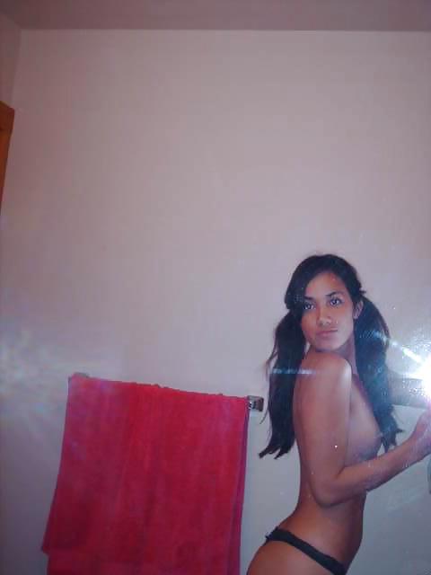 25P Selfie Amateur Babes - vol 90!