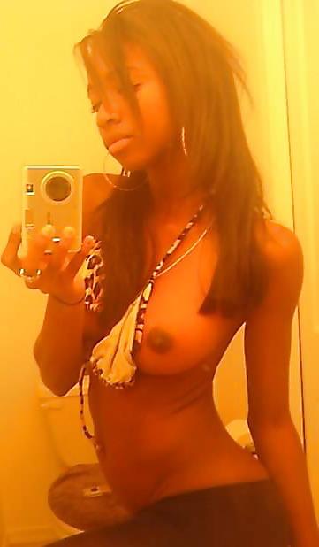 25P Selfie Amateur Babes - vol 90!