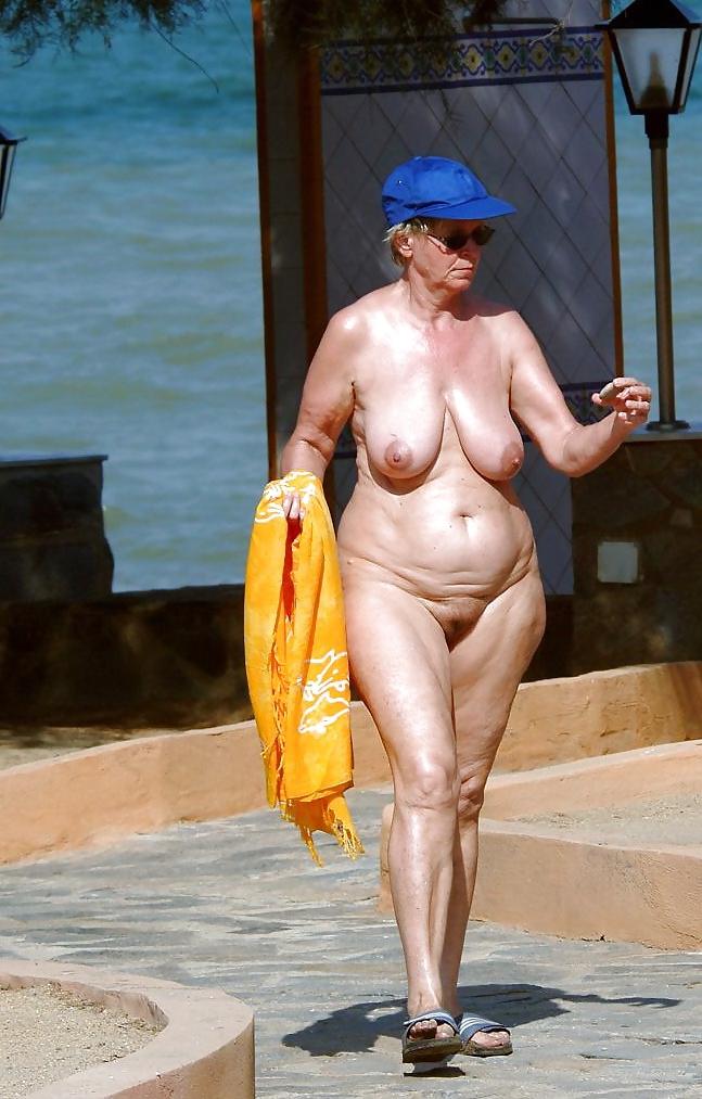 25P AMATEUR WOMEN - MILFS n TEENS FULL FRONTAL