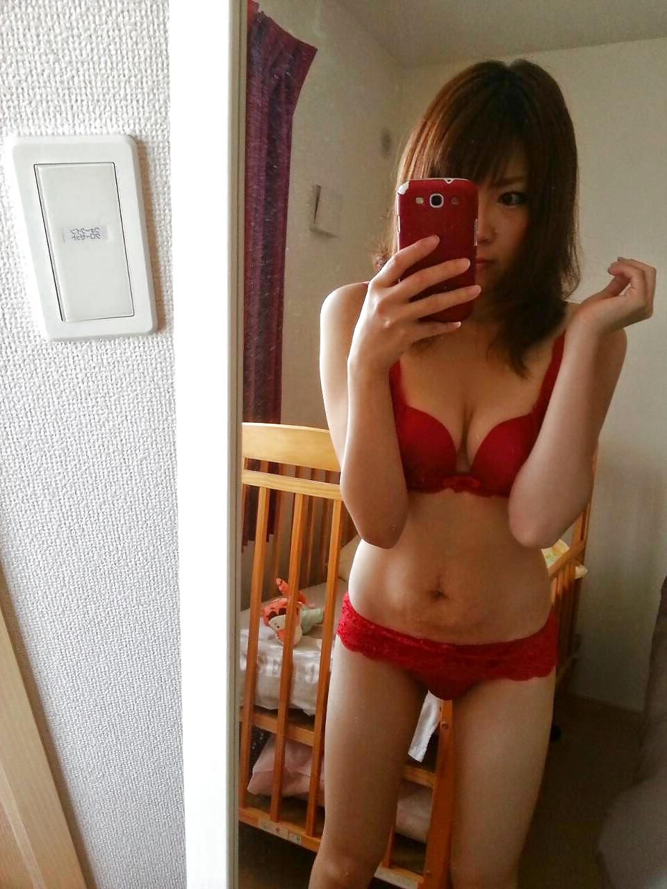 25P Amateur Chinese Girls
