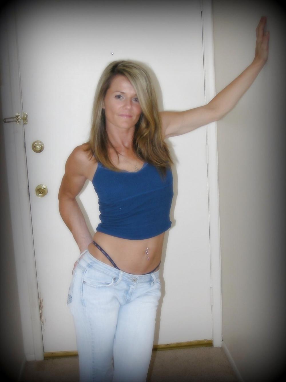 17P Beautiful and hot wife amateur