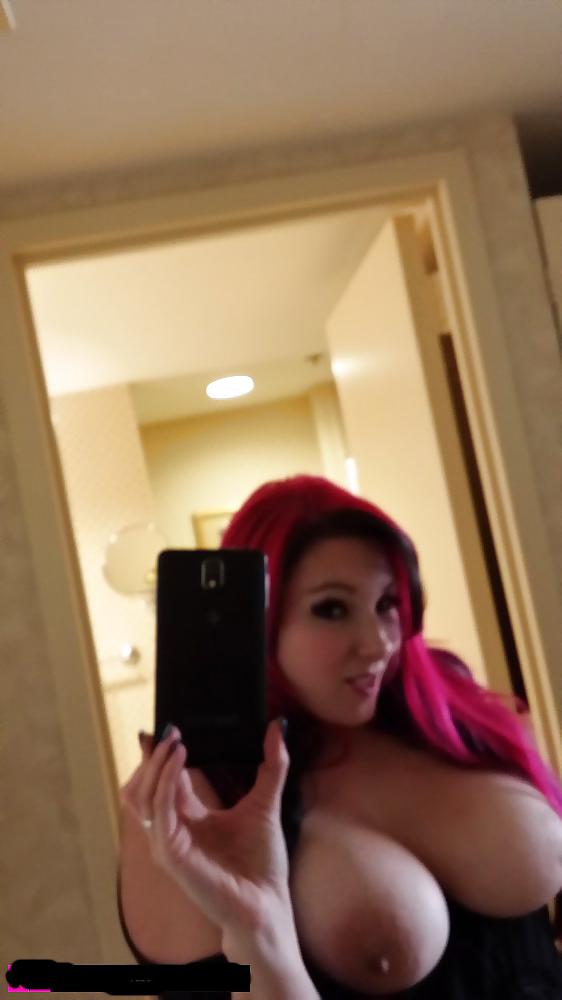 25P Selfie Amateur Milfs and Mature - vol 5!