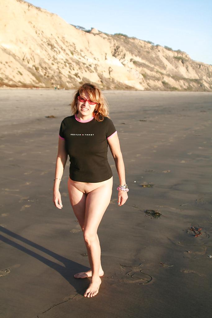 25P Amateur mature babe Jackie from San DIego.