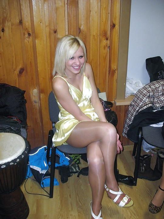 25P Amateur Upskirt in hose