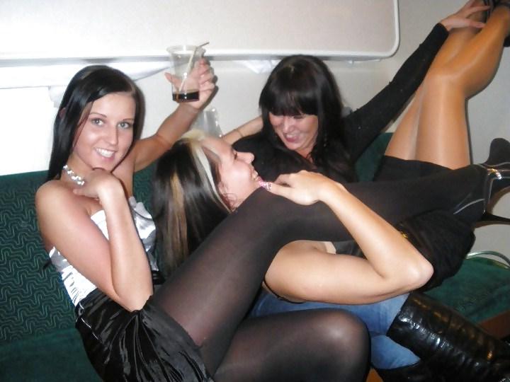 25P Amateur Upskirt in hose
