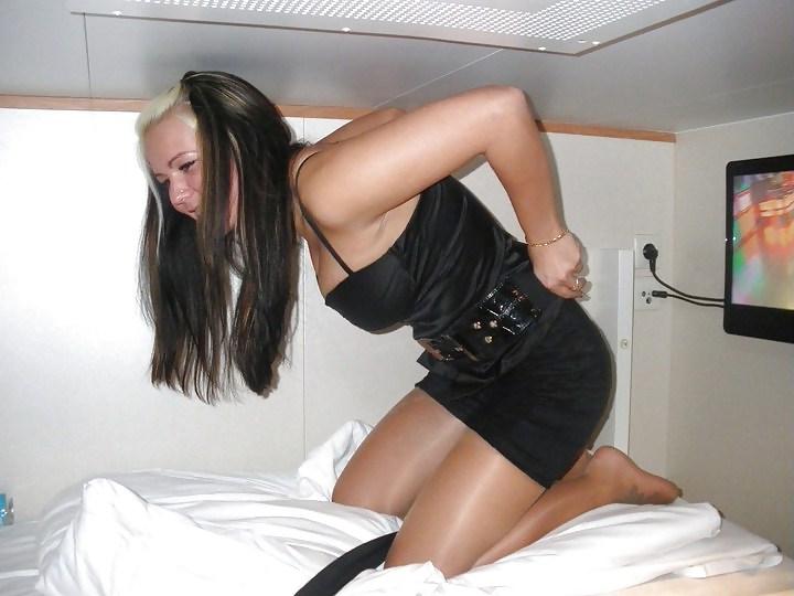 25P Amateur Upskirt in hose