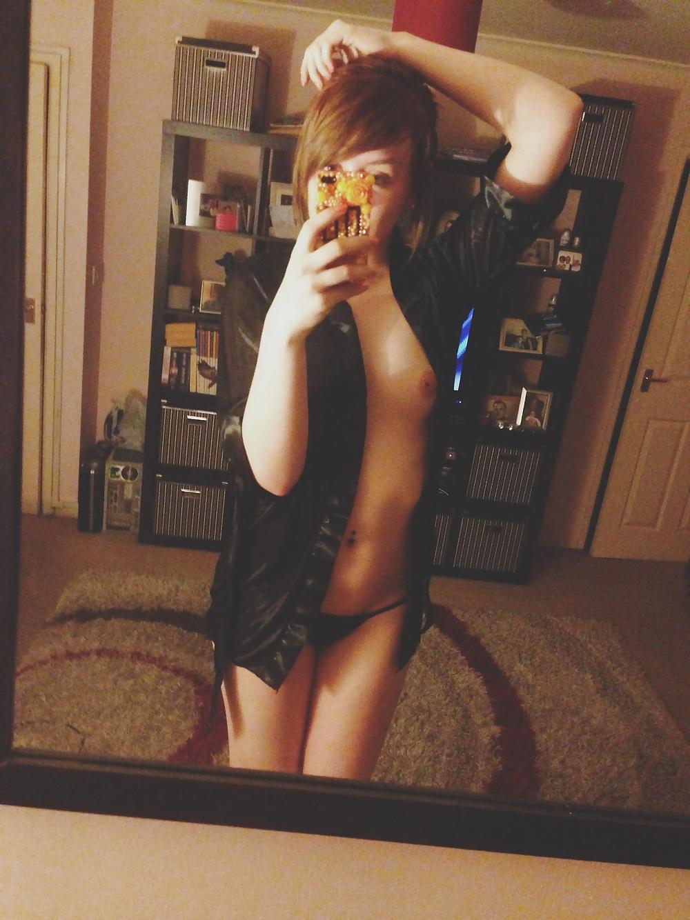 25P GABBY young uk teen girl amateur tits selfshot facebook