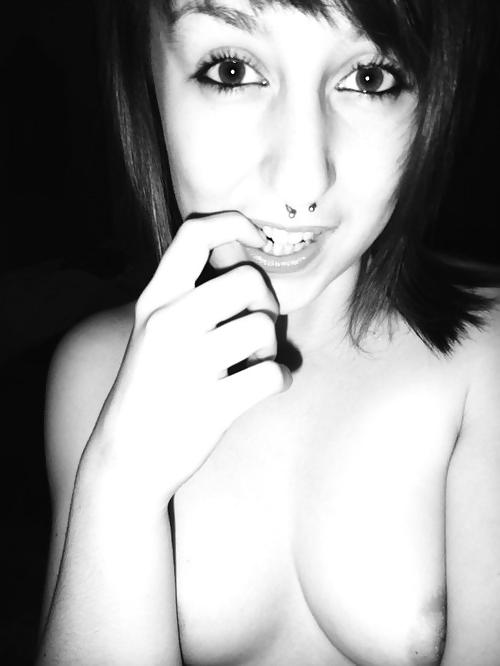 25P GABBY young uk teen girl amateur tits selfshot facebook
