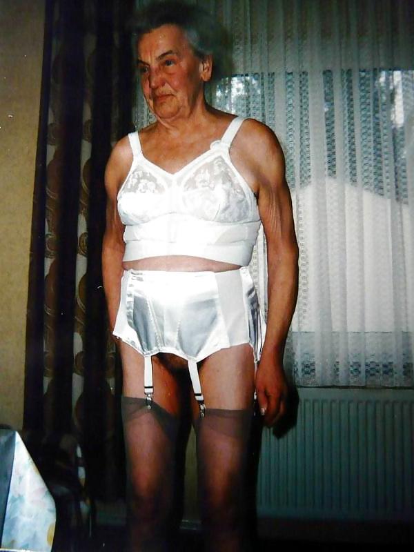 25P Oldest Grannies! Amateur!