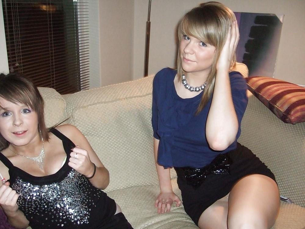 25P Amateur ladies in pantyhose-are you looking up my skirt? 