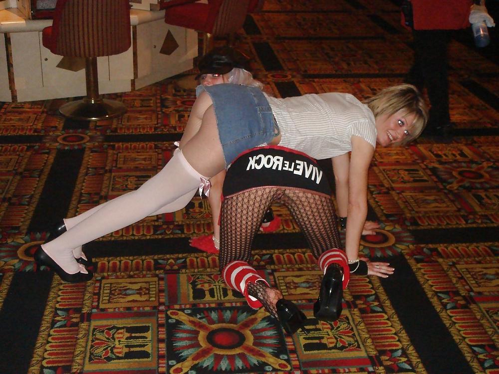 25P Amateur ladies in pantyhose-are you looking up my skirt? 