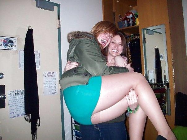 25P Amateur ladies in pantyhose-are you looking up my skirt? 