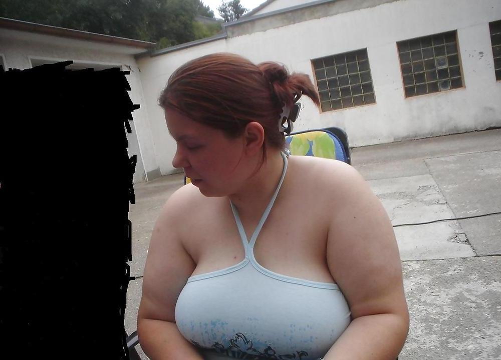 25P Delicious Amateur Chub Girl