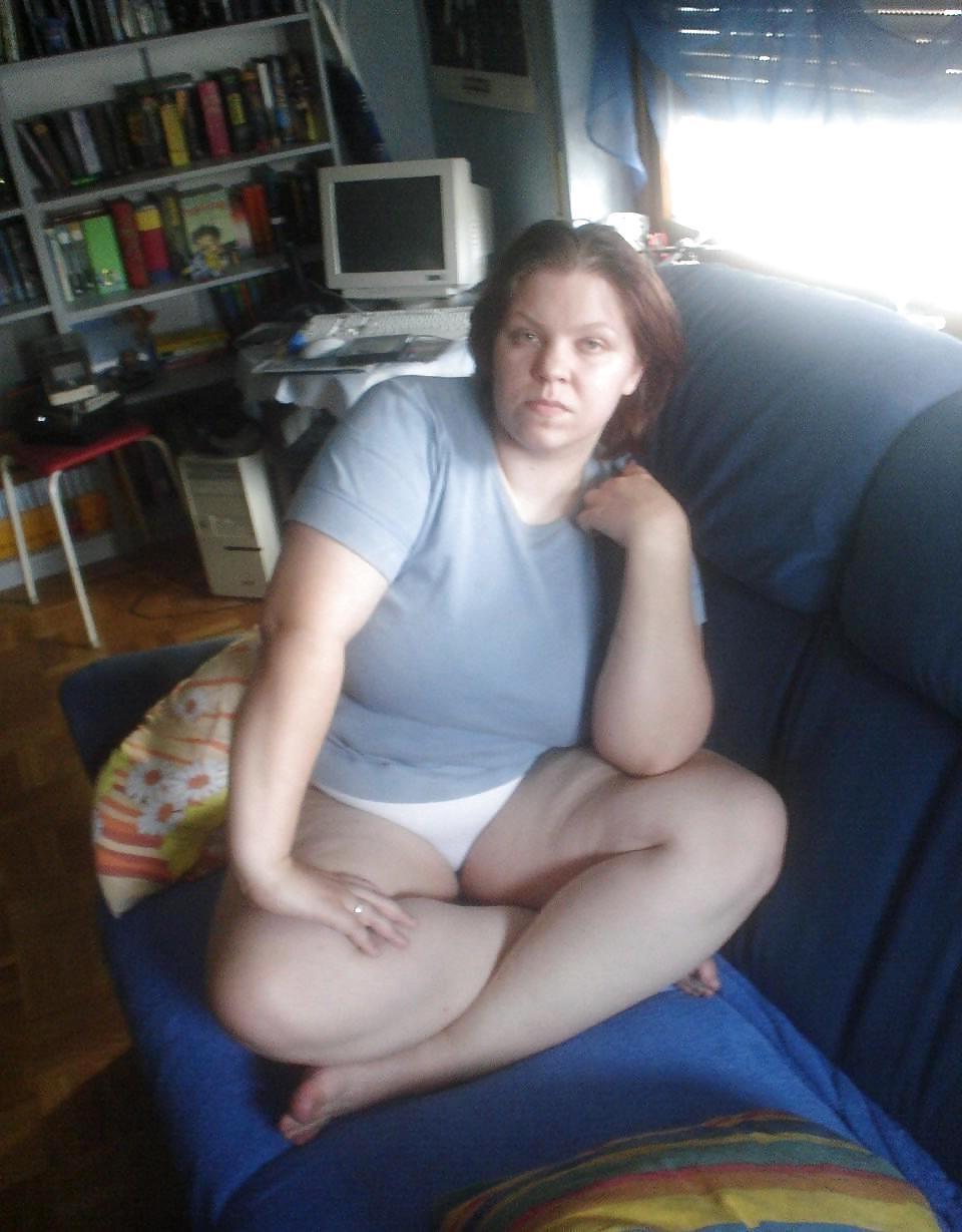 25P Delicious Amateur Chub Girl