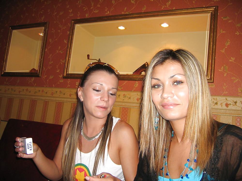 25P Renata from Romania and her girlfriends(amateur)