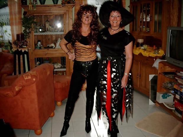 20P Amateur mature lady Maxine.